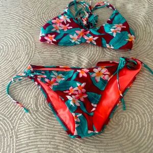 Floral Bathing suit !!! Bottoms -large, Top -small